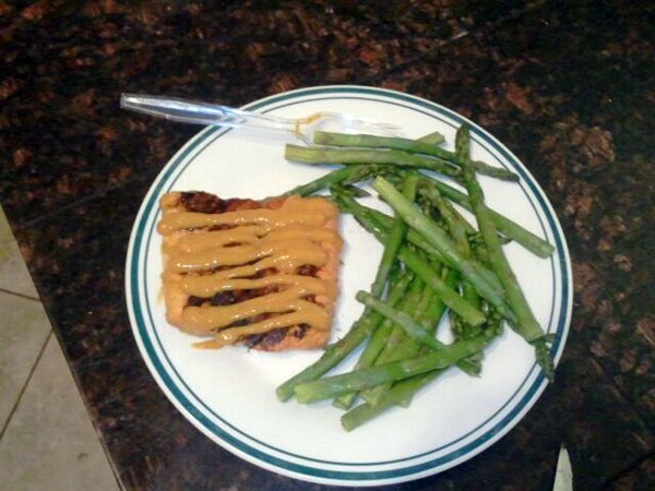 Figure Competition Diet- Dinner: Salmon and asparagus